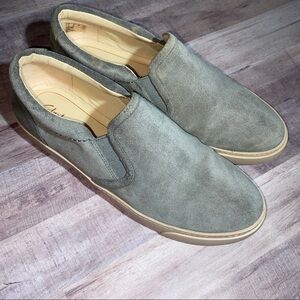 Clarks Slip-on Shoes Gray Size 8